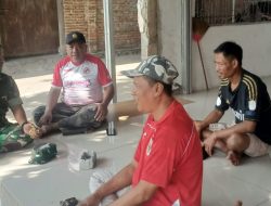 Babinsa Koramil 1605 Sukagumiwang Laksanakan Komsos Bersama Kuwu dan Masyarakat Desa Candangpinggan