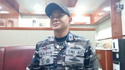 KAPAL TNI AL Kodaeral VIII Evakuasi Korban Kecelakaan KM Alisa di Perairan Pulau Talise