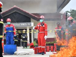 Memperingati Bulan K3, Kilang Pertamina Balongan Gelar Pelatihan Penanggulangan Kebakaran bagi Warga Sekitar