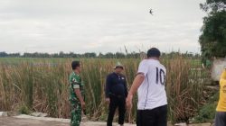 Anggota Koramil 1601/Indramayu Laksanakan Komsos Bersama Warga Desa Dukuh