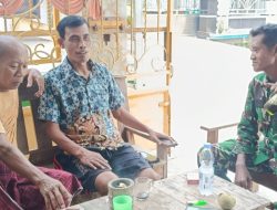 Babinsa Koramil 1605 Sukagumiwang Komsos Bersama Masyarakat Desa Lemahayu