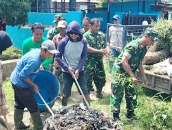 Danramil 1609/Juntinyuat Bersama Pemdes, BBWS dan Masyarakat Laksanakan Korve Pembersihan di Blok Perbatasan Desa Dadap