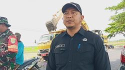 Gerakan Bersih Lingkungan,DLH Indramayu dan Korem 063/SGJ Angkut Sampah di Tepi Jl Glayem Juntinyuat
