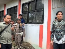 Bupati Lucky Hakim Tinjau Lokasi Kebakaran di SMPN 1 Kertasemaya