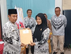 Esih, S.Pd.SD Resmi Dikukuhkan Menjadi Pengurus PGRI Cabang Juntinyuat Masa Bhakti XXIII Tahun 2025 – 2030
