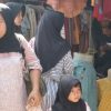 Pasar Sandang Jatibarang Diserbu Pembeli di Awal Ramadan, Jadi Primadona Buru Baju Lebaran