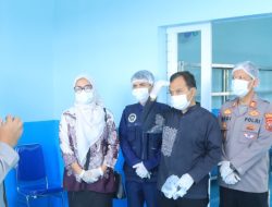 Didampingi Kapolres Indramayu, Wakapolda Jabar Tinjau Dapur SPPG Program Makan Bergizi Gratis