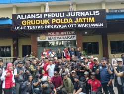 Kepung Mapolda Jatim, Ratusan Jurnalis Desak Usut Tuntas Dugaan OTT “Settingan” dan Bebaskan Amir!