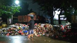 Warga Bantar Gebang Kesal: Sampah Menumpuk Dua Minggu di TPA Ciketing Udik, Akhirnya Dibuang Sembarangan di Jalan