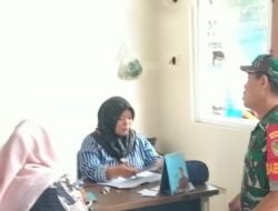 Babinsa Koramil 1601/Indramayu Gelar Komsos Bersama Petugas Pasar Karangmalang