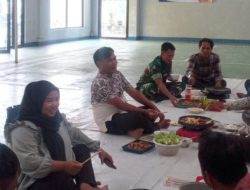 Babinsa Koramil 1605/Sukagumiwang Gelar Komsos dan Halalbihalal Bersama Warga Tegal Wirangrong