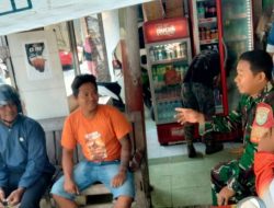 Babinsa Koramil 1601/Indramayu Gelar Komsos di Desa Karangsong, Ajak Warga Jaga Kamtibmas