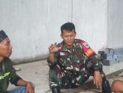 Babinsa Koramil 1608/Karangampel Pererat Silaturahmi Melalui Komsos di Desa Benda