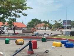 Aksi Demonstrasi di Alun-Alun Indramayu Berujung Ricuh, Fasilitas Umum Rusak