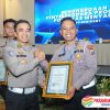 Polantas Menyapa Berbuah Prestasi, Kasat Lantas dan Kanit Regident Polres Sampang Raih Penghargaan