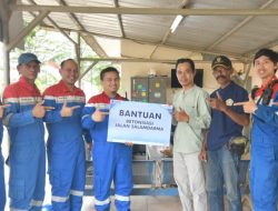 Kilang Pertamina Balongan Kembali Wujudkan Harapan Warga, Jalan Tarum Timur Dibetonisasi