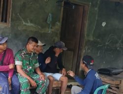 Babinsa Koramil 1605/Sukagumiwang Ajak Warga Gedangan Tingkatkan Siskamling Lewat Komsos
