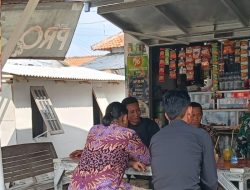 Babinsa Koramil 1611/Losarang Perkuat Sinergi dengan Warga Melalui Komsos di Desa Losarang