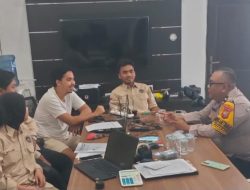 Babinsa Koramil 1601/Indramayu Ajak Warga Pekandangan Jaga Keamanan dan Kebersihan Lingkungan