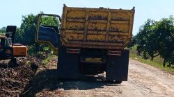Rekonstruksi Jalan Juntinyuat–Pondoh Disorot, Pengangkutan Tanah dan Pemasangan TPT Dipertanyakan