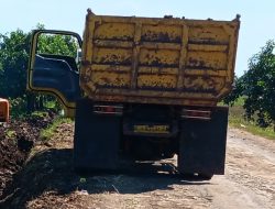 Rekonstruksi Jalan Juntinyuat–Pondoh Disorot, Pengangkutan Tanah dan Pemasangan TPT Dipertanyakan