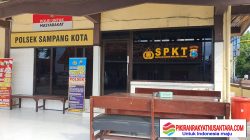 Pelayanan Cepat, Warga Apresiasi Pembuatan Surat Kehilangan di Polsek Kota Sampang.