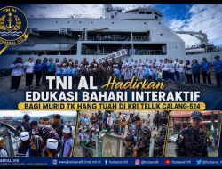 TNI AL Hadirkan Edukasi Bahari Interaktif bagi Murid TK Hang Tuah di KRI Teluk Calang-524