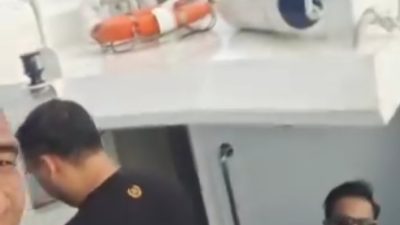 KAPAL PATROLI IMIGRASI BATAM DIDUGA DIPAKAI JALAN-JALAN PRIBADI: PUBLIK DESAK KAKANIM KELAS I KHUSUS TPI BATAM WAHYU EKA PUTRA BUKA SUARA