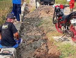 Proyek Jalan Rp1,9 Miliar di Sliyeg Dipertanyakan, Urugan TPT Diduga Gunakan Tanah Lumpur