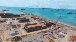 2 BULAN GAJI DIGANTUNG: PULUHAN PEKERJA PT RODO ELESKA TEKNIK MANDIRI TERLANTAR DI GALANGAN BINTAN