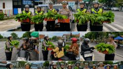 SATLANTAS POLRES SAMPANG BAGIKAN SAYURAN HASIL P2L DAN BERIKAN HIMBAUAN KESELAMATAN BERLALU LINTAS