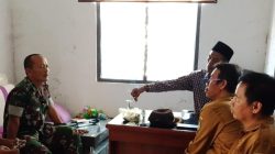 Babinsa Koramil 1608/Karangampel Pererat Silaturahmi Melalui Komsos Bersama Pamong Desa Tanjungpura