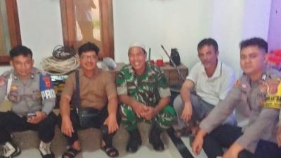 Babinsa Koramil 1601/Indramayu Pererat Silaturahmi Melalui Komsos Bersama Warga Kelurahan Karangmalang