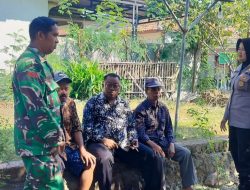 Babinsa Koramil 1601/Indramayu dan Bhabinkamtibmas Perkuat Sinergi Melalui Komsos Bersama Warga Desa Rawadalem