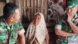 Peduli Lansia, Babinsa Koramil 1610/Krangkeng Data Kondisi Nenek Isah yang Hidup Seorang Diri di Desa Srengseng