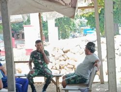 Babinsa Koramil 1605/Sukagumiwang Laksanakan Komsos Bersama Masyarakat Desa Larangan Jambe