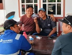 Babinsa Koramil Indramayu Komsos Bersama Warga Desa Balongan, Perkuat Sinergitas dan Kebersamaan
