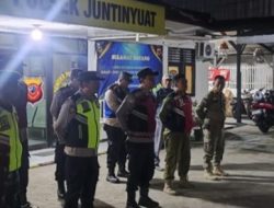 Sinergitas TNI-Polri dan Forkopimcam Amankan Malam Takbiran Idul Adha 1447 H di Juntinyuat