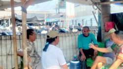 Komsos di Karangsong, Babinsa Ajak Warga Jaga Keamanan, Kebersihan, dan Awasi Remaja