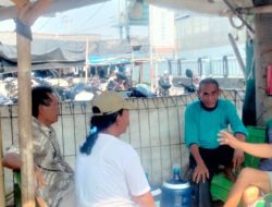 Komsos di Karangsong, Babinsa Ajak Warga Jaga Keamanan, Kebersihan, dan Awasi Remaja