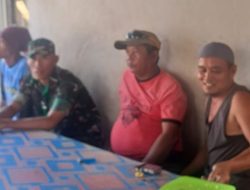 Babinsa Koramil Karangampel Komsos Bersama Warga Desa Mundu, Ajak Jaga Kesehatan dan Keamanan Lingkungan