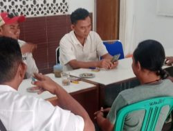 Babinsa Koramil 1601/Indramayu Komsos Bersama Warga Desa Pekandangan, Dorong Pembinaan Generasi Muda