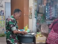 Babinsa Sukagumiwang Monitoring Harga Sembako di Desa Tulungagung