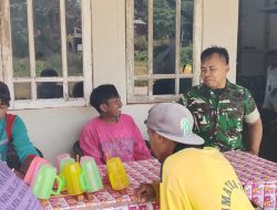 Perkuat Kedekatan dengan Warga, Babinsa Koramil 1605 Sukagumiwang Gelar Komsos di Desa Kliwed