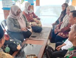 Anggota Koramil 1603/Lohbener Komsos Bersama Masyarakat Desa Linggajati, Bahas Keamanan Wilayah