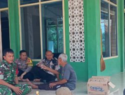 Pererat Silaturahmi, Babinsa Koramil 1601/Indramayu Gelar Komsos Bersama Warga Desa Gelarmandala