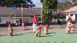 TK Kartika XXI-9 Rayakan HUT RI ke-81 dengan Lomba Seru di Lapangan Tenis Dodik Secata Rindam XIII/Merdeka