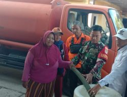 Koramil 1601 Indramayu Distribusikan 10.000 Liter Air Bersih untuk Warga Pabean Udik