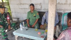 Babinsa Karangampel Jalin Komsos Bersama Warga Desa Kedokan Agung, Ajak Jaga Lingkungan dan Kondusivitas