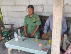 Babinsa Karangampel Jalin Komsos Bersama Warga Desa Kedokan Agung, Ajak Jaga Lingkungan dan Kondusivitas